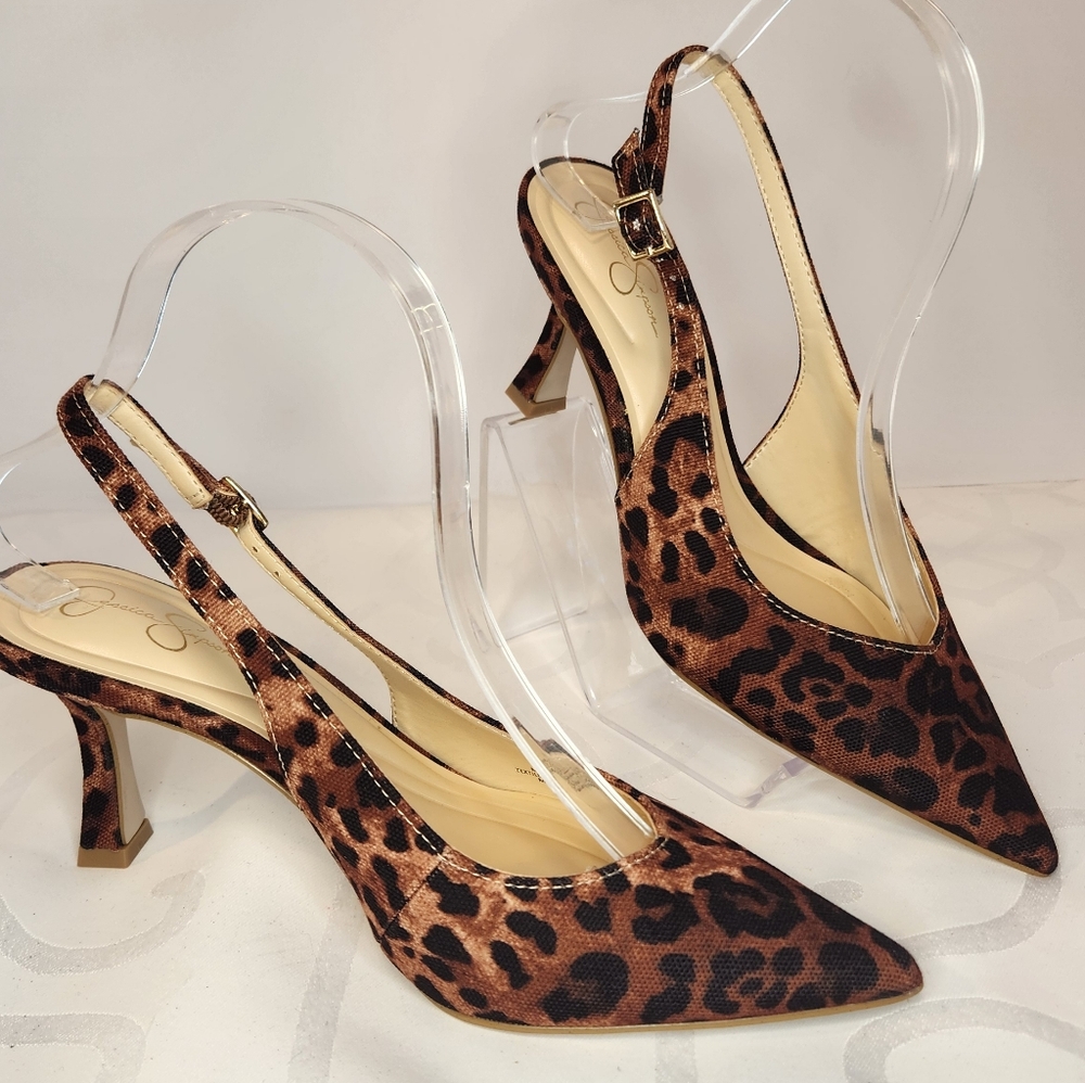 Jessica Simpson Fozelle 3 Leopard Print Pointed Toe Cushioned Footbed Size 6.5
